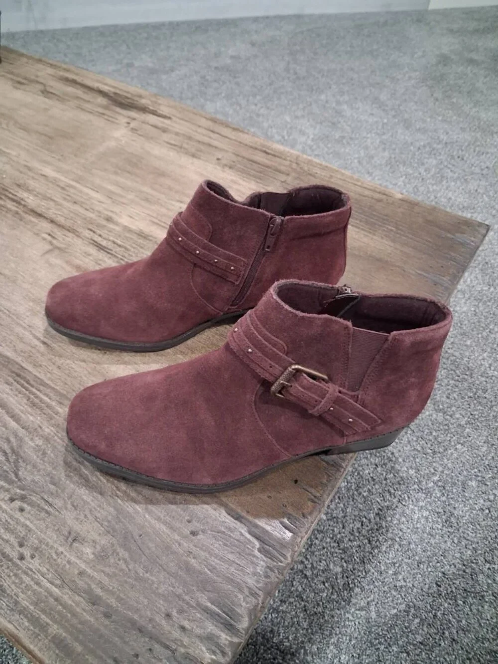 Clarks Danyelle Wish Ankle Booties – Burgundy / Merlot Suede – Size 8 (NWT)
